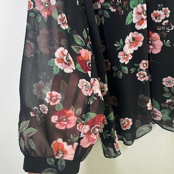 Cabi Sheer Black Floral Blouse | Size M | Dark Romantic Vibes - Picture 4 of 7